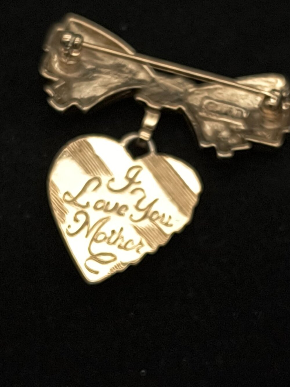 Vintage Avon Heart & Bow "I Love you Mother" Gold Tone Brooch